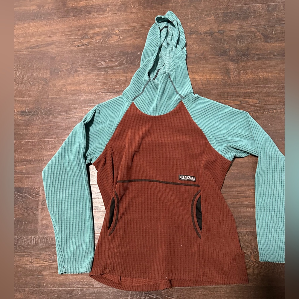 Melanzana micro grid hoodie v2-kids xl, fits like women’s medium